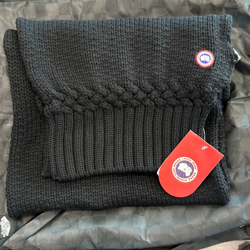 NWT Canada Goose Merino Wool Scarf